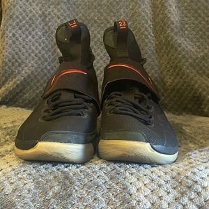 USED LeBron James Nike Sneakers Size 10.5